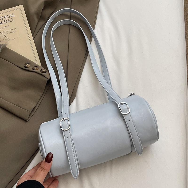Simple oil wax leather portable cylinder bag niche design casual versatile shoulder pillow bag women
Simple oil wax leather portable cylinder bag niche design casual versatile shoulder pillow bag women