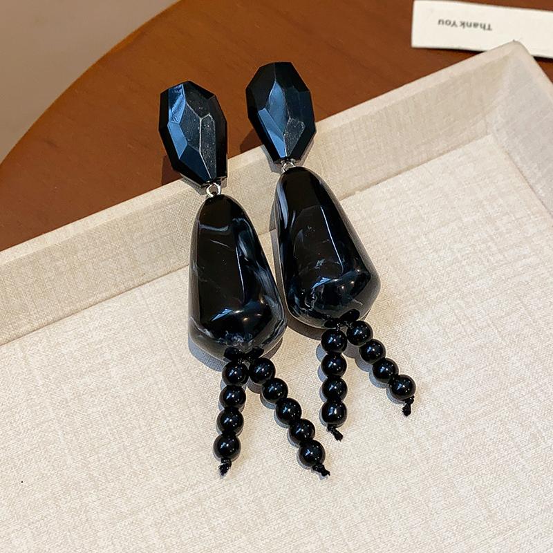 Ethnic Style Acrylic Water Drop Tassel Pendant Earrings for Women Personality Imitation Pearl Bead Long Earrings Fashion Zircon чорний
Ethnic Style Acrylic Water Drop Tassel Pendant Earrings for Women Personality Imitation Pearl Bead Long Earrings Fashion Zircon чорний