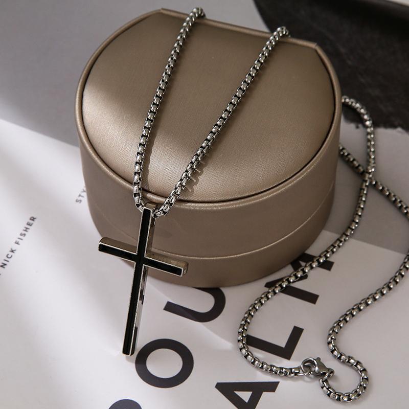 Модное панк черное ожерелье с подвеской в виде креста для мальчиков и девочек, простая и персонализированная цепочка для свитера, повседневное ювелирное украшение, подарок серебряный
Модное панк черное ожерелье с подвеской в виде креста для мальчиков и девочек, простая и персонализированная цепочка для свитера, повседневное ювелирное украшение, подарок серебряный