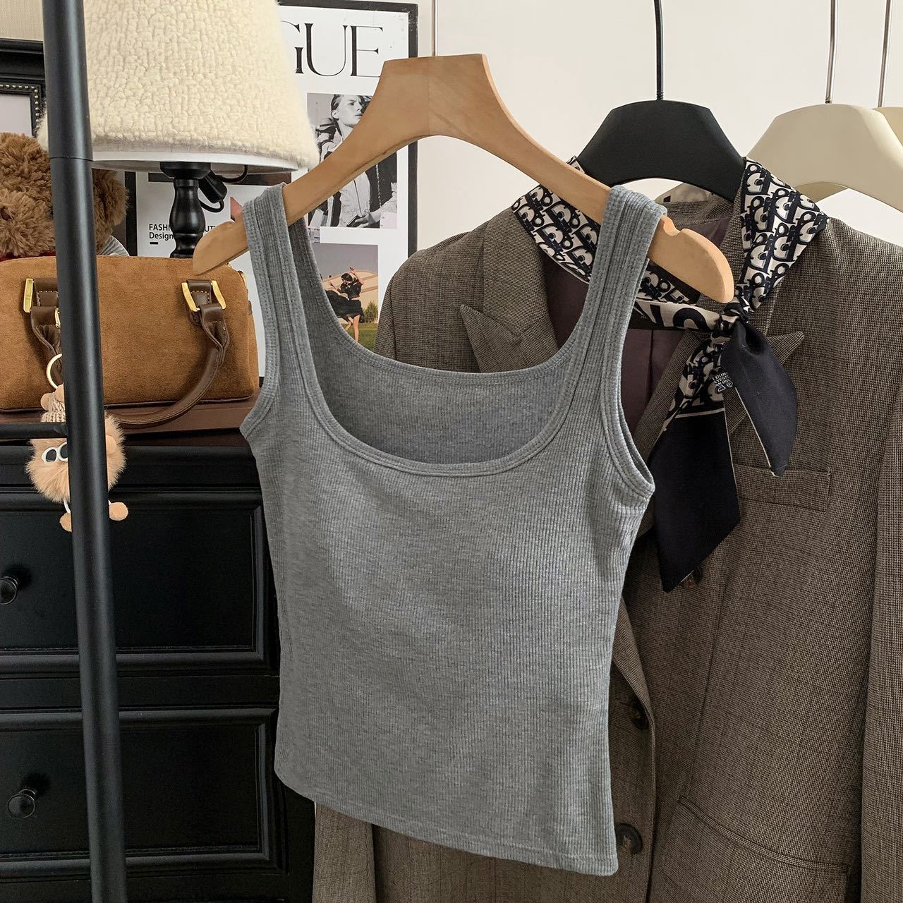 Базовый жилет с подогревом с квадратным вырезом и чашкой для одной груди, женский осенне-зимний, шерстяной теплый топ для ношения под одеждой, верхняя одежда One size
Базовый жилет с подогревом с квадратным вырезом и чашкой для одной груди, женский осенне-зимний, шерстяной теплый топ для ношения под одеждой, верхняя одежда One size