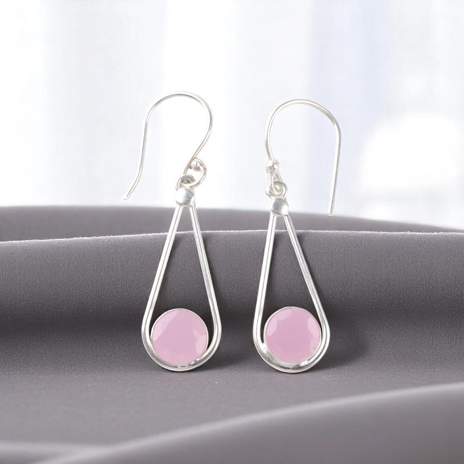 Rose Chalcedony Gemstone 925 Sterling Silver Jewelry Handcrafted Earrings 1.76 EE-126-14
Rose Chalcedony Gemstone 925 Sterling Silver Jewelry Handcrafted Earrings 1.76 EE-126-14