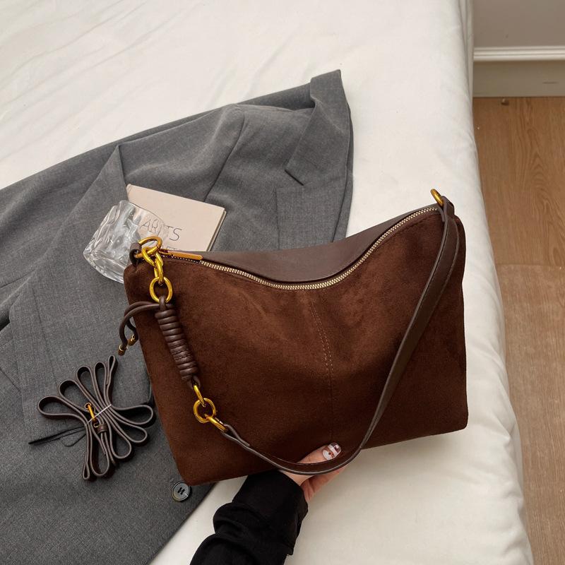 Portable women s bag 2025 autumn new retro suede underarm bag women s fashion large-capacity tote bag shoulder bag темно-коричневого
Portable women s bag 2025 autumn new retro suede underarm bag women s fashion large-capacity tote bag shoulder bag темно-коричневого