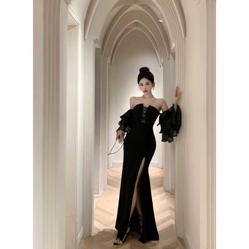 Elegant One-Shoulder Bell Sleeve Gown Small чёрный
Elegant One-Shoulder Bell Sleeve Gown Small чёрный