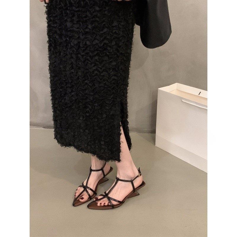 Wedge heel high heel black strap sandals fairy shoes 2025 new summer with skirt strap shoes 41 бордовий
Wedge heel high heel black strap sandals fairy shoes 2025 new summer with skirt strap shoes 41 бордовий