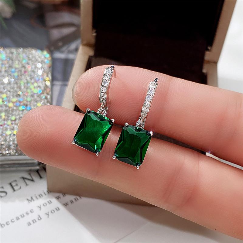 Huitan Square Princess Cut Zircon Stone Drop Earring for Women Simple Design Elegant Lady Accessories Wedding Band Zircon Hot WHITE
Huitan Square Princess Cut Zircon Stone Drop Earring for Women Simple Design Elegant Lady Accessories Wedding Band Zircon Hot WHITE