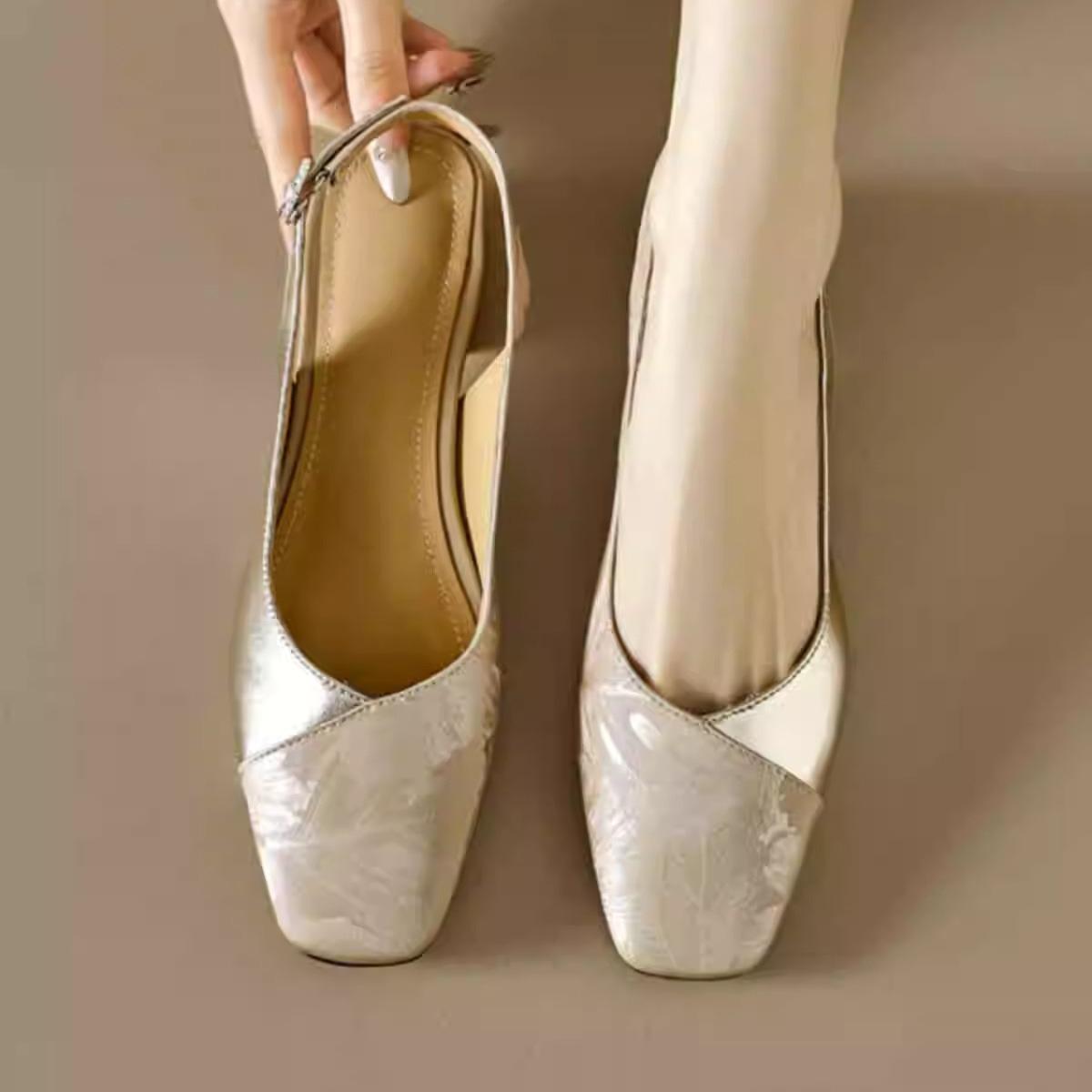 Квадратная голова толстый каблук пустые одинарные туфли женские 2025 лето темперамент средний каблук мода тонкий мешок голова сандалии прилив 39
Квадратная голова толстый каблук пустые одинарные туфли женские 2025 лето темперамент средний каблук мода тонкий мешок голова сандалии прилив 39