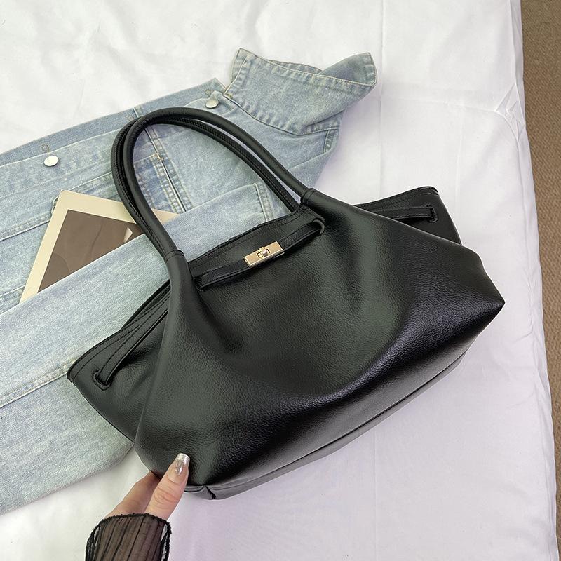 High-value trendy armpit bag 2025 summer new retro fashion tote bag Korean version large-capacity shoulder women s bag
High-value trendy armpit bag 2025 summer new retro fashion tote bag Korean version large-capacity shoulder women s bag