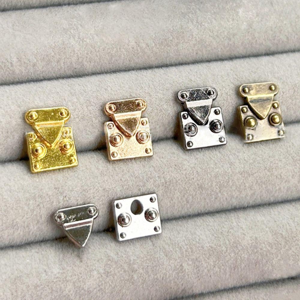 5/10pcs Multi-colors DIY Manual Mini Doll Suitcase Buckle Metal Crafts Lock DIY Doll Accessories Black-Style 2
5/10pcs Multi-colors DIY Manual Mini Doll Suitcase Buckle Metal Crafts Lock DIY Doll Accessories Black-Style 2
