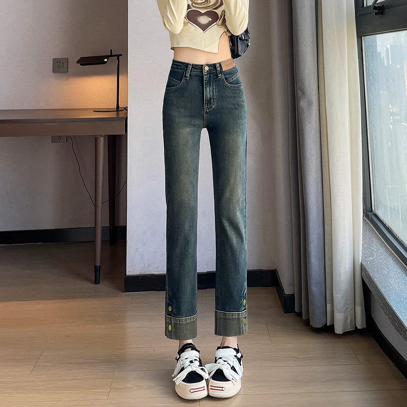 Женские облегающие джинсы-сигареты с высокой посадкой, цементно-серого цвета - Коллекция Весна 2025 M
Женские облегающие джинсы-сигареты с высокой посадкой, цементно-серого цвета - Коллекция Весна 2025 M