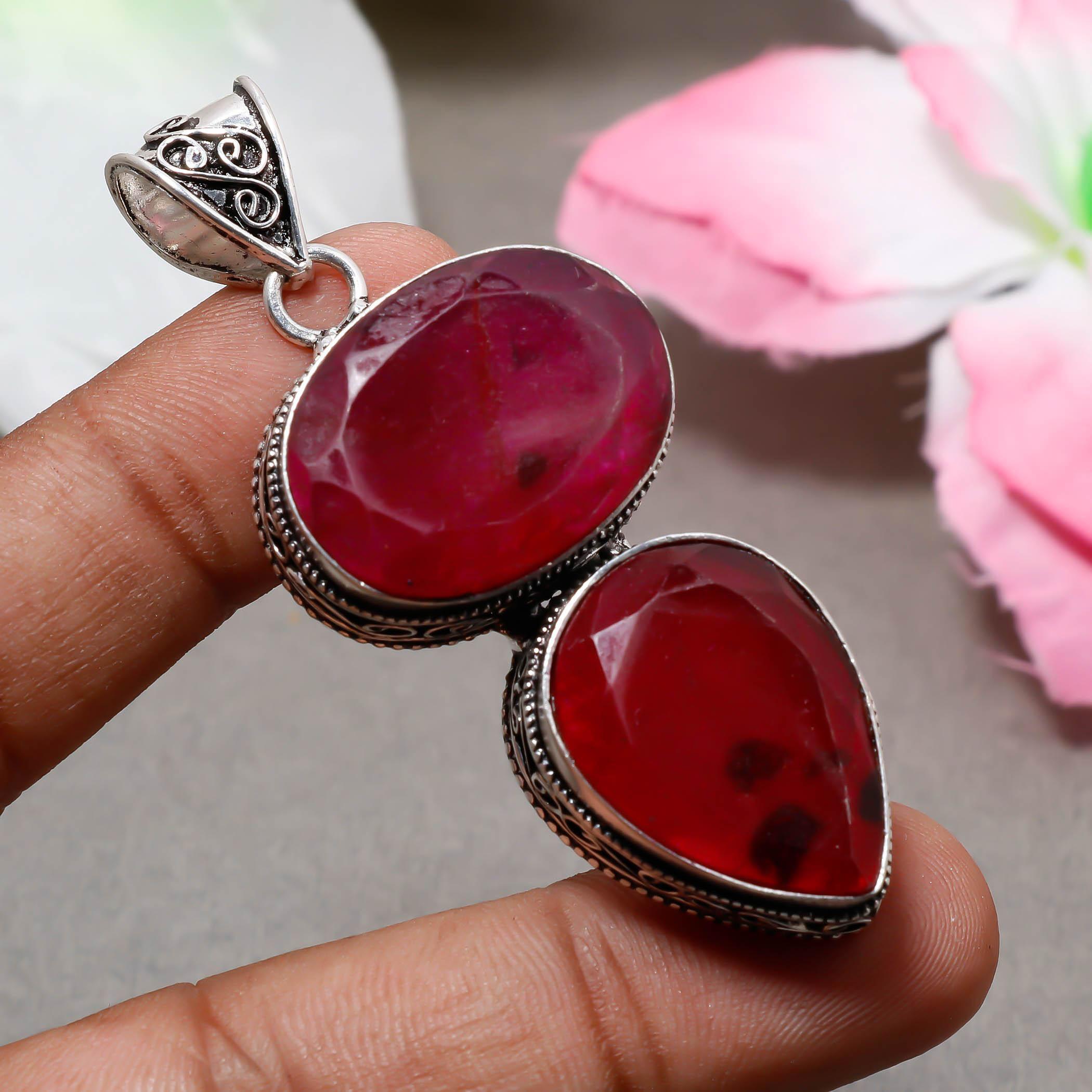 Кашмирский рубин драгоценный камень 925 стерлингового серебра Бохо ювелирные изделия антикварный кулон
Кашмирский рубин драгоценный камень 925 стерлингового серебра Бохо ювелирные изделия антикварный кулон