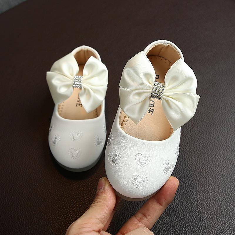 New Spring/Autumn Children s Cartoon Floral Silk Fabric Shoes – Big Bow Princess Shoes, Girls Leather Shoes 31
New Spring/Autumn Children s Cartoon Floral Silk Fabric Shoes – Big Bow Princess Shoes, Girls Leather Shoes 31