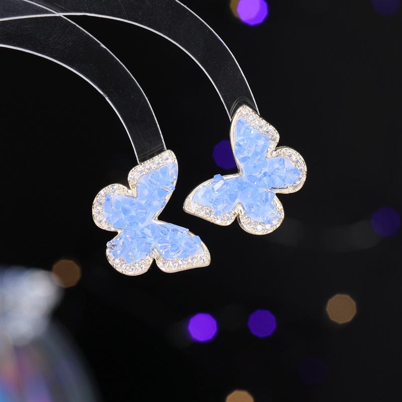 Suitable for summer earrings 2024 new high-end niche design small fresh gradual change crystal butterfly stud earrings синій
Suitable for summer earrings 2024 new high-end niche design small fresh gradual change crystal butterfly stud earrings синій