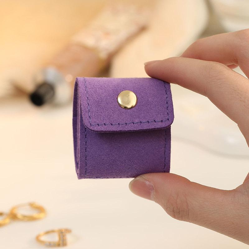 Mini Folding Jewelry Bag Earrings Jewelry Necklace Storage Bag Jewelry Boxes Portable Travel Storage Bag Storage Packaging Box фиолетовый
Mini Folding Jewelry Bag Earrings Jewelry Necklace Storage Bag Jewelry Boxes Portable Travel Storage Bag Storage Packaging Box фиолетовый