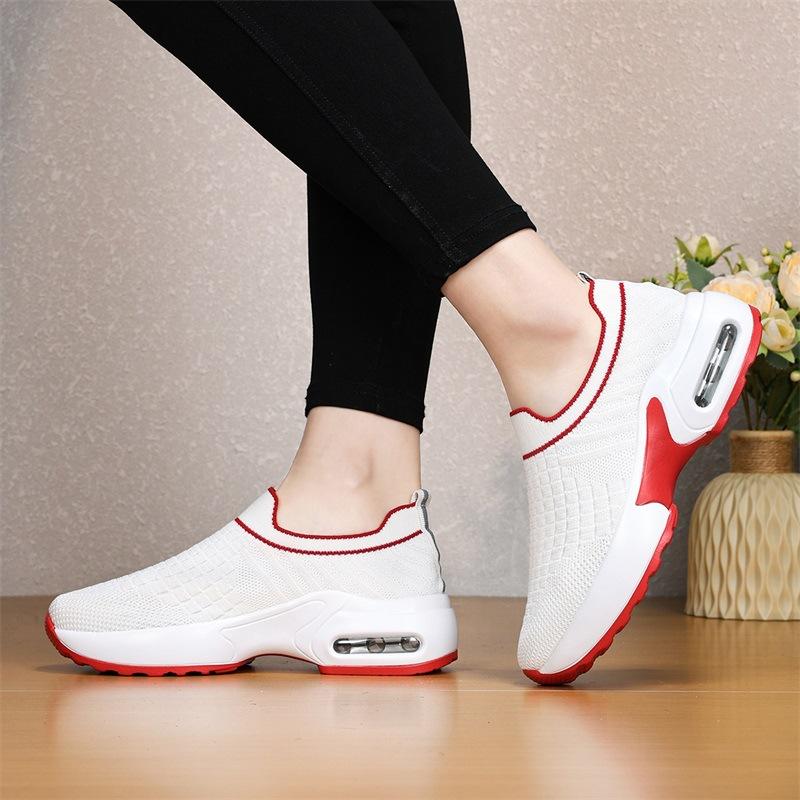 New one-pedal women s sports dance shoes, soft sole, middle heel, breathable mesh, free lace-up. 42
New one-pedal women s sports dance shoes, soft sole, middle heel, breathable mesh, free lace-up. 42