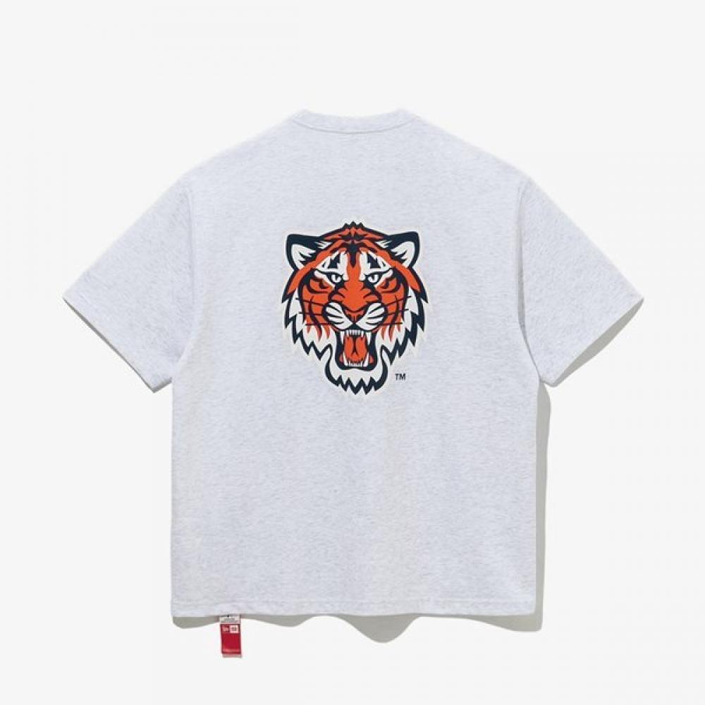 New Era Domestic Store Genuine Mlb Detroit Tigers Felt Pocket Short Sleeve Tee 14536497 14536497/M
New Era Domestic Store Genuine Mlb Detroit Tigers Felt Pocket Short Sleeve Tee 14536497 14536497/M