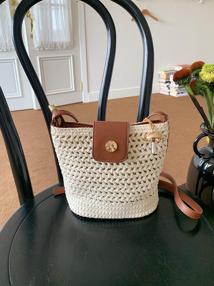 Single-shoulder Crossbody Bag Summer Vacation Beach-style Small Bag Casual Mobile Phone Bag
Single-shoulder Crossbody Bag Summer Vacation Beach-style Small Bag Casual Mobile Phone Bag