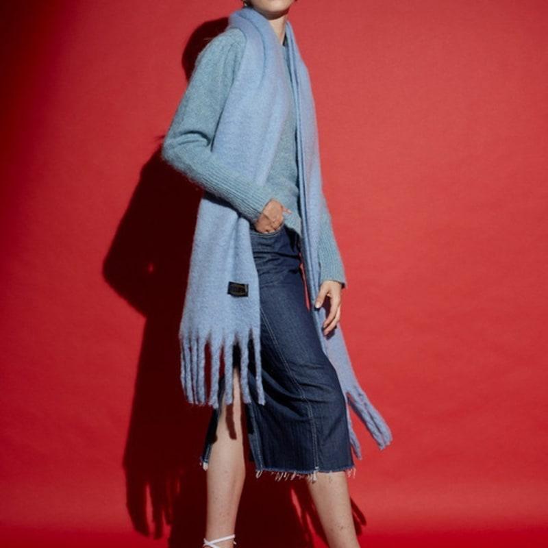 RECLOW A COMMA Pastel Blue Muffler FREE
RECLOW A COMMA Pastel Blue Muffler FREE