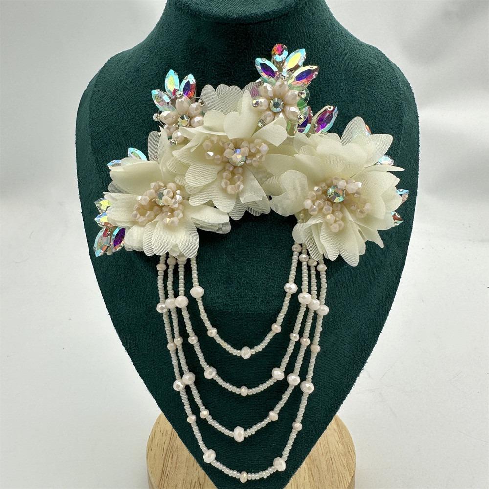 New Handmade Fabric Flower Rhinetones DIY Brooch Pin with Tassels Shoulder Decorative Flowers Clothing Accessories бежевый
New Handmade Fabric Flower Rhinetones DIY Brooch Pin with Tassels Shoulder Decorative Flowers Clothing Accessories бежевый