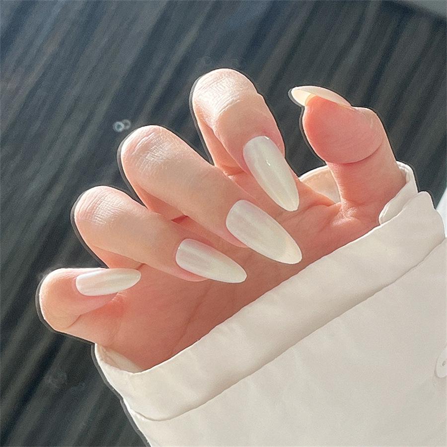 Milky White Medium Teardrop Fake Nails - 24-Piece Set for European/American Nail Art. Glue Version
Milky White Medium Teardrop Fake Nails - 24-Piece Set for European/American Nail Art. Glue Version