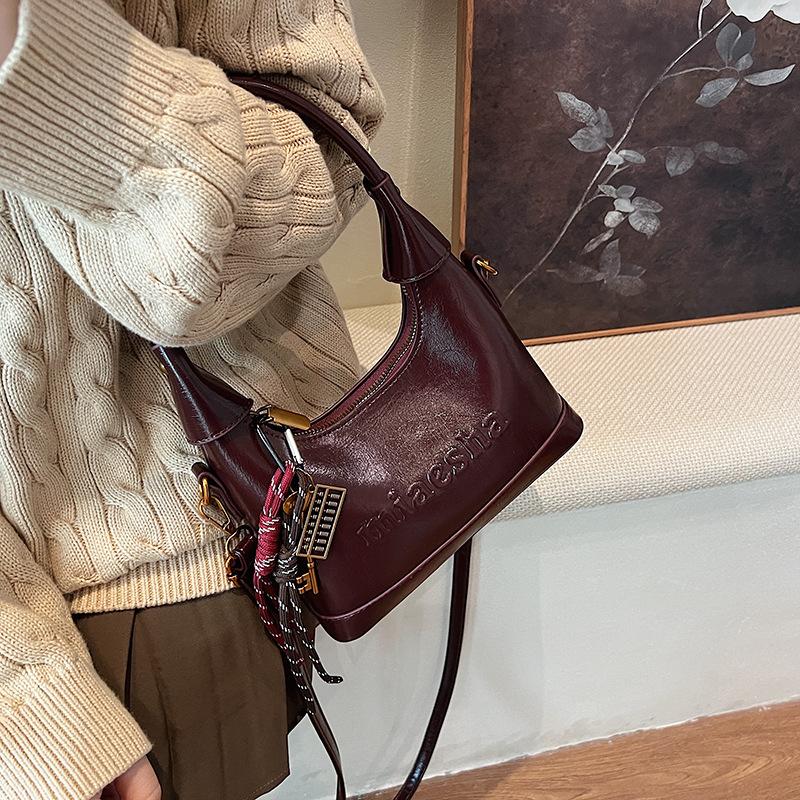 Retro fashion hand-held bowl bean bag women 2025 new high-end niche design shoulder messenger bag 22*7*17 коричневый
Retro fashion hand-held bowl bean bag women 2025 new high-end niche design shoulder messenger bag 22*7*17 коричневый