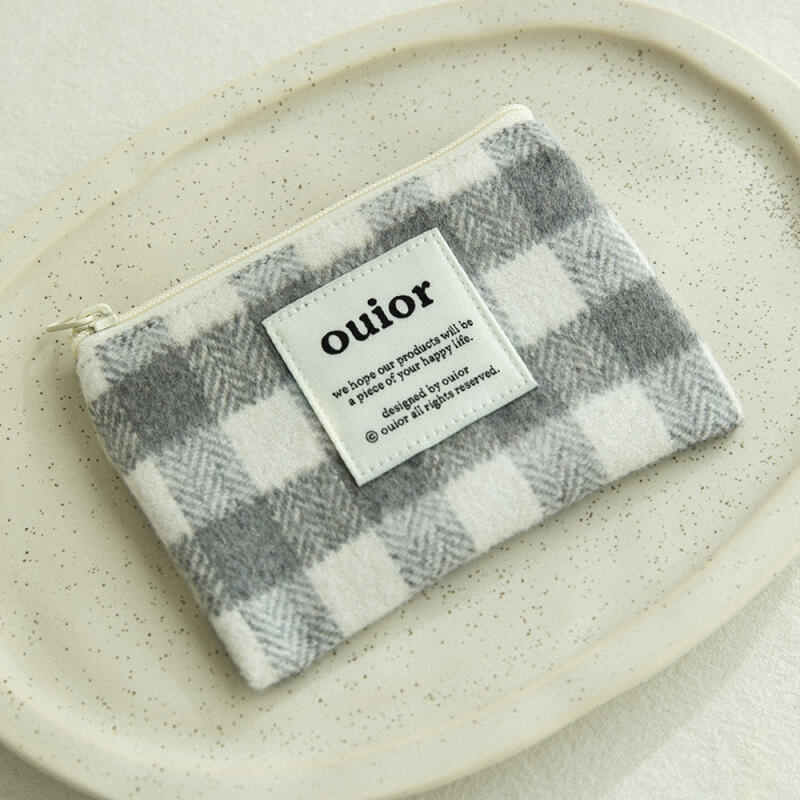 Flat Pouch _ Wool Check French Gray (S/card wallet) french gray (S/card wallet)
Flat Pouch _ Wool Check French Gray (S/card wallet) french gray (S/card wallet)
