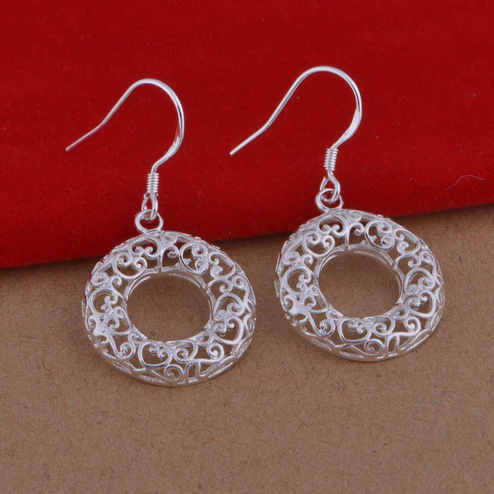 925 Sterling Silver Hollow Flower Circle Earrings - Korean Style
925 Sterling Silver Hollow Flower Circle Earrings - Korean Style