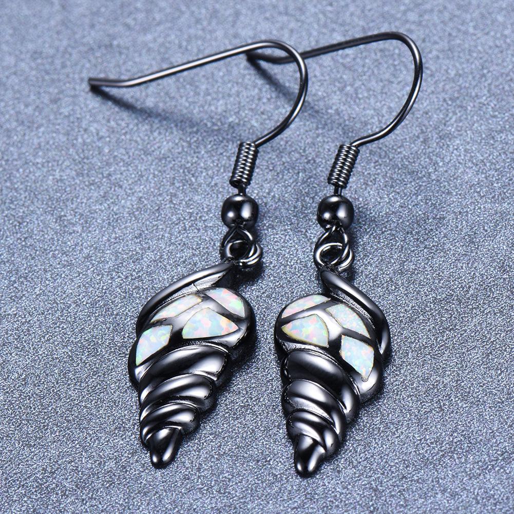 Новые модные персонализированные серьги-ракушки черного, золотого и синего цвета, универсальные серьги
Новые модные персонализированные серьги-ракушки черного, золотого и синего цвета, универсальные серьги