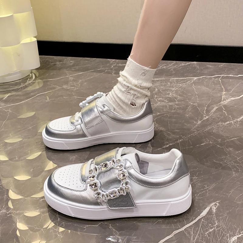 Модные маленькие белые туфли, кроссовки для женщин, новые весенние и осенние спортивные туфли для отдыха для девочек с толстой подошвой, низкие кроссовки 35
Модные маленькие белые туфли, кроссовки для женщин, новые весенние и осенние спортивные туфли для отдыха для девочек с толстой подошвой, низкие кроссовки 35