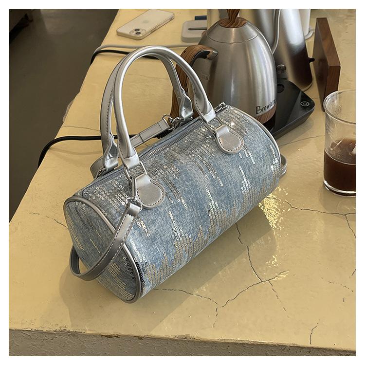 Джинсовая ретро-сумка женская 2024 новая сумка-подушка через плечо в иностранном стиле с пайетками портативная сумка-мессенджер для поездок на работу серебряный
Джинсовая ретро-сумка женская 2024 новая сумка-подушка через плечо в иностранном стиле с пайетками портативная сумка-мессенджер для поездок на работу серебряный
