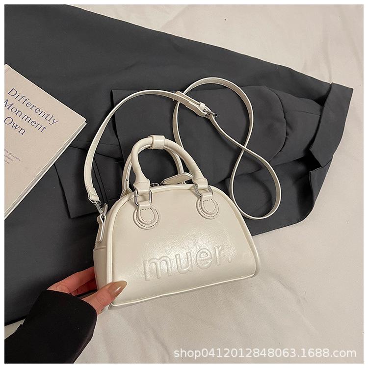 Small bag 2025 new retro texture pillow bag fashionable versatile shoulder messenger bag to work commuter handbag
Small bag 2025 new retro texture pillow bag fashionable versatile shoulder messenger bag to work commuter handbag