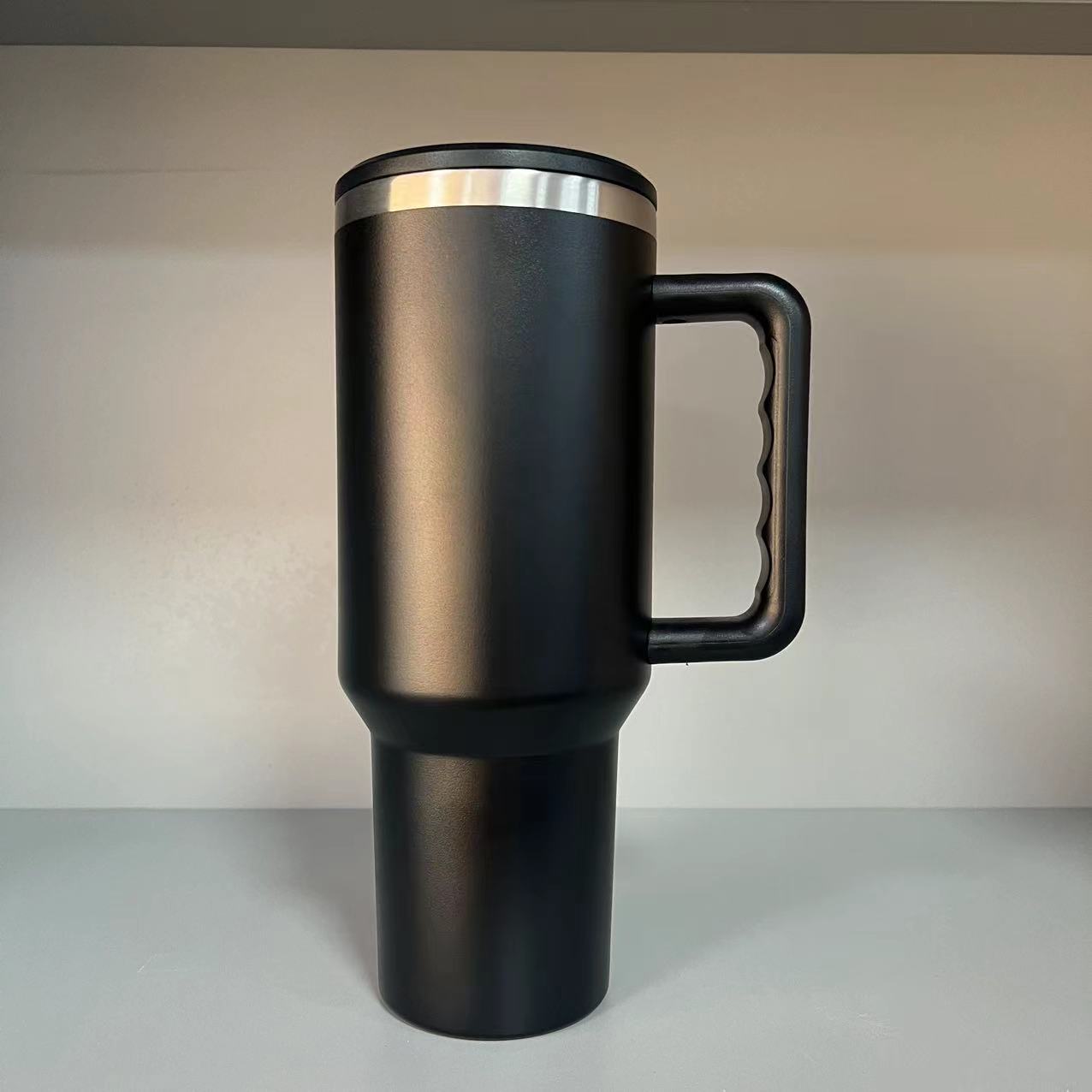 Stainless Steel Large Capacity Car Ice Cream Cup 304 Insulated Cup Cold Straw Cup 1.1L-2L чорний
Stainless Steel Large Capacity Car Ice Cream Cup 304 Insulated Cup Cold Straw Cup 1.1L-2L чорний