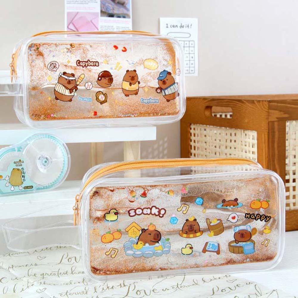 2 стиля водонепроницаемый Capybara Quicksand Pen Bag портативный держатель для кистей для макияжа для мальчиков и девочек 2 Styles/set
2 стиля водонепроницаемый Capybara Quicksand Pen Bag портативный держатель для кистей для макияжа для мальчиков и девочек 2 Styles/set
