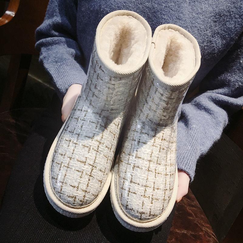 Snow boots women s new short boots thickened snow cotton shoes winter women s shoes warm velvet bread shoes tide 38 (one size smaller) чорний
Snow boots women s new short boots thickened snow cotton shoes winter women s shoes warm velvet bread shoes tide 38 (one size smaller) чорний