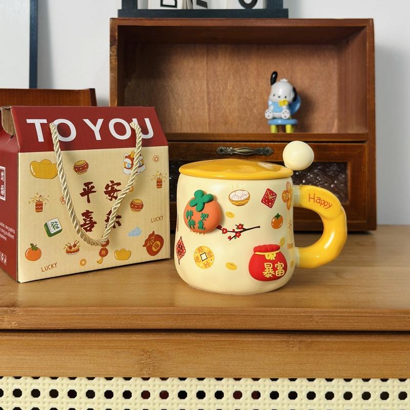 Новогодние хурма и хурма и кружка с крышкой и ложкой. Милая керамическая чашка для воды для девочек с высоким внешним видом. Офисная парная чашка. 420ML
Новогодние хурма и хурма и кружка с крышкой и ложкой. Милая керамическая чашка для воды для девочек с высоким внешним видом. Офисная парная чашка. 420ML