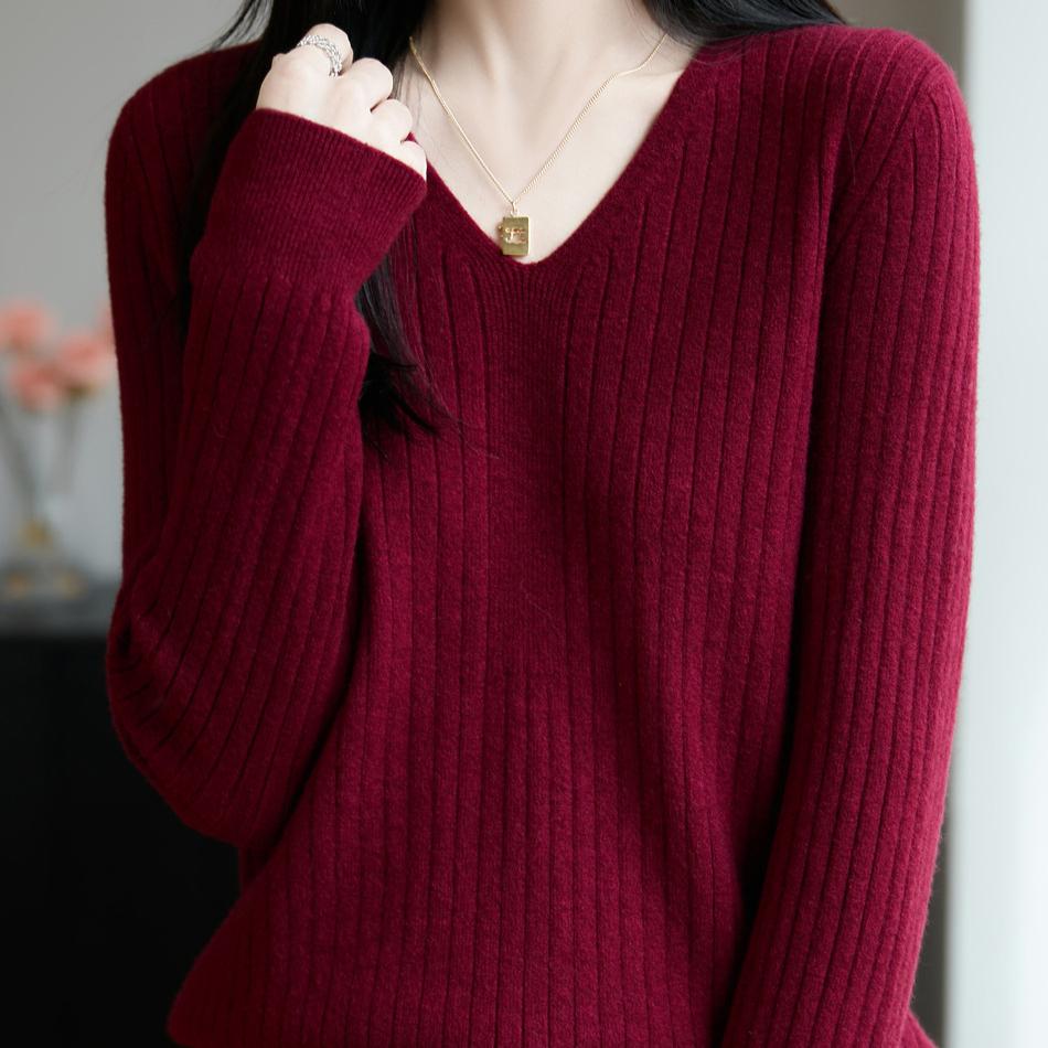 Полосатый свитер с V-образным вырезом для женщин, свободный пуловер однотонного цвета, универсальный вязаный свитер с длинными рукавами для женщин на осень и зиму one size вино красного
Полосатый свитер с V-образным вырезом для женщин, свободный пуловер однотонного цвета, универсальный вязаный свитер с длинными рукавами для женщин на осень и зиму one size вино красного