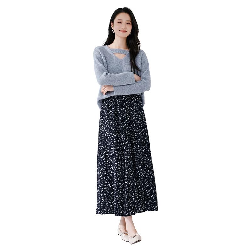 Xiangying Relaxed V-Neck Knit Sweater L
Xiangying Relaxed V-Neck Knit Sweater L