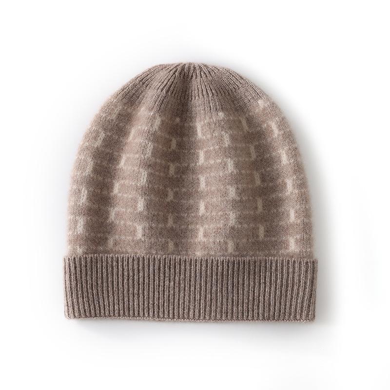 Кашемировая осенне-зимняя новая высококлассная шапка в клетку с цветными блоками, утолщенная, теплая, модная, вязаная, повседневная, для мужчин и женщин one size
Кашемировая осенне-зимняя новая высококлассная шапка в клетку с цветными блоками, утолщенная, теплая, модная, вязаная, повседневная, для мужчин и женщин one size