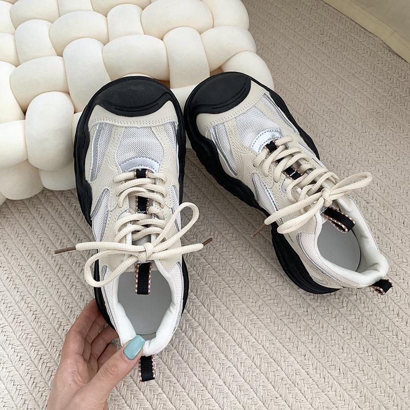 Модный тренд белые кроссовки на высокой платформе немецкие женские летние универсальные легкие спортивные туфли для папы 2025 года 40 чёрный
Модный тренд белые кроссовки на высокой платформе немецкие женские летние универсальные легкие спортивные туфли для папы 2025 года 40 чёрный