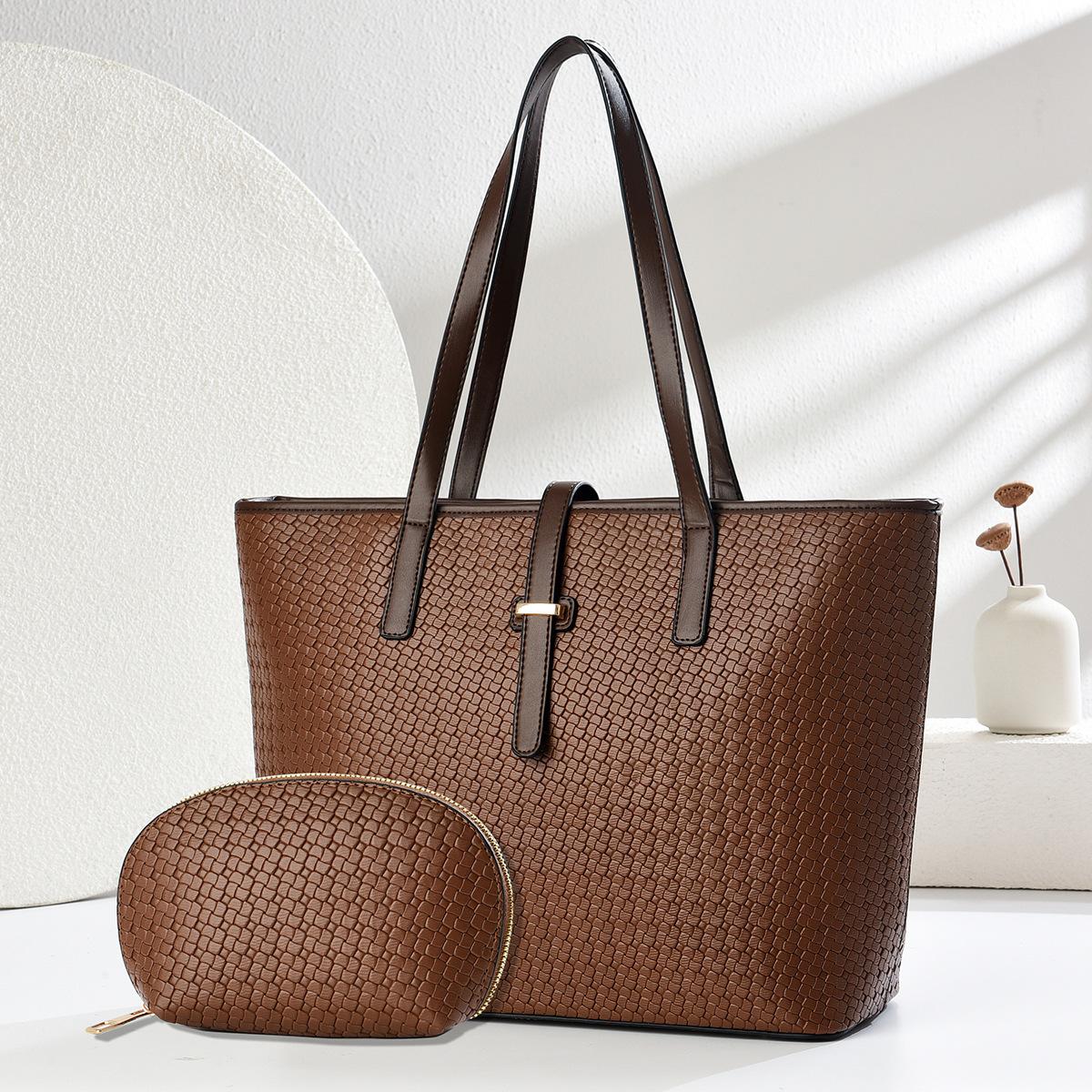 Simple tote bag 2 fashion shoulder bag large capacity commuter bag small bag two-piece set 33*12*28 темно-коричневого кольору
Simple tote bag 2 fashion shoulder bag large capacity commuter bag small bag two-piece set 33*12*28 темно-коричневого кольору