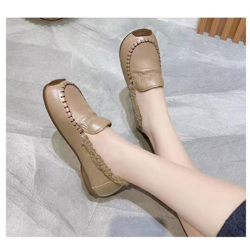 Мягкие кожаные туфли-однопедальки из бархата и хлопка дуду для женской зимы, новые модели, для полных ног, широких ног, с мягкой подошвой, удобные и теплые пушистые туфли 40 хаки
Мягкие кожаные туфли-однопедальки из бархата и хлопка дуду для женской зимы, новые модели, для полных ног, широких ног, с мягкой подошвой, удобные и теплые пушистые туфли 40 хаки