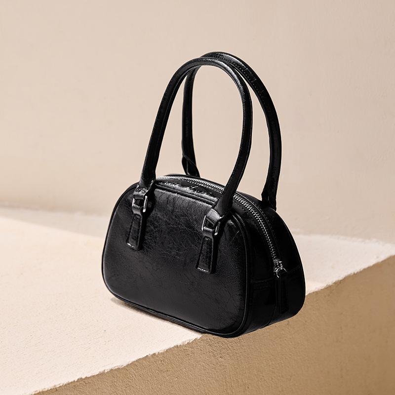 Mrs. Qiao Handbag for Women 2025 New Autumn Winter Crossbody Small Bag High-end Handheld Bowling Bag Genuine Leather Women s Bag Upper Width15CM*Lower Wid
Mrs. Qiao Handbag for Women 2025 New Autumn Winter Crossbody Small Bag High-end Handheld Bowling Bag Genuine Leather Women s Bag Upper Width15CM*Lower Wid