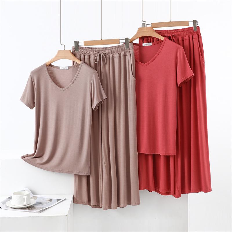 Modal V-Neck Short-Sleeve T-Shirt & Wide-Leg Pants Set - Plus Size Loose Summer Pajamas for Women Large
Modal V-Neck Short-Sleeve T-Shirt & Wide-Leg Pants Set - Plus Size Loose Summer Pajamas for Women Large