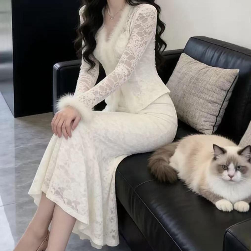 Elegant V-neck Top & Mermaid Skirt Set - Spring Collection Medium
Elegant V-neck Top & Mermaid Skirt Set - Spring Collection Medium