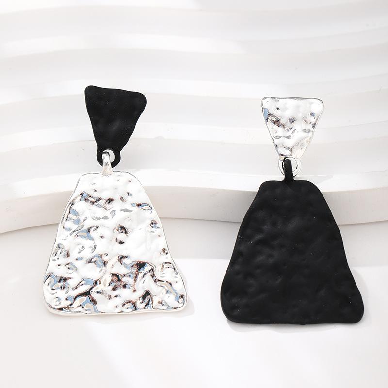Texture Sense Color Matching Geometric Earrings High Sense Light Luxury Niche Earrings 925 Silver Needle Stud Earrings Fashion Versatile Earrings
Texture Sense Color Matching Geometric Earrings High Sense Light Luxury Niche Earrings 925 Silver Needle Stud Earrings Fashion Versatile Earrings