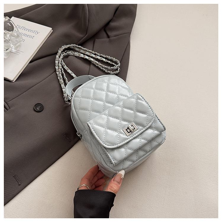 Foreign sense niche rhombus chain double shoulder small bag women 2025 new fashion sweet backpack handbag
Foreign sense niche rhombus chain double shoulder small bag women 2025 new fashion sweet backpack handbag