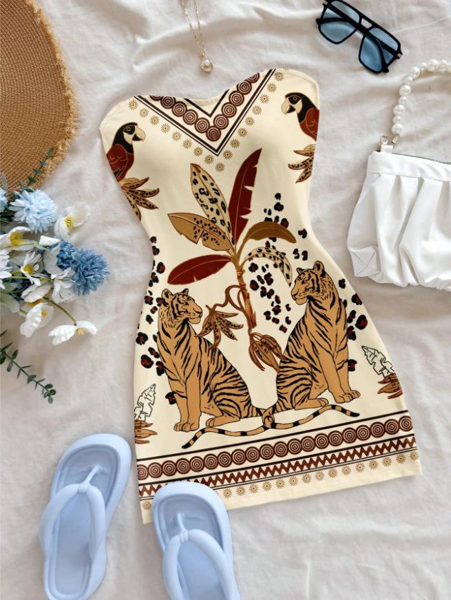 European and American retro tube top printing women s short skirt popular dress S
European and American retro tube top printing women s short skirt popular dress S