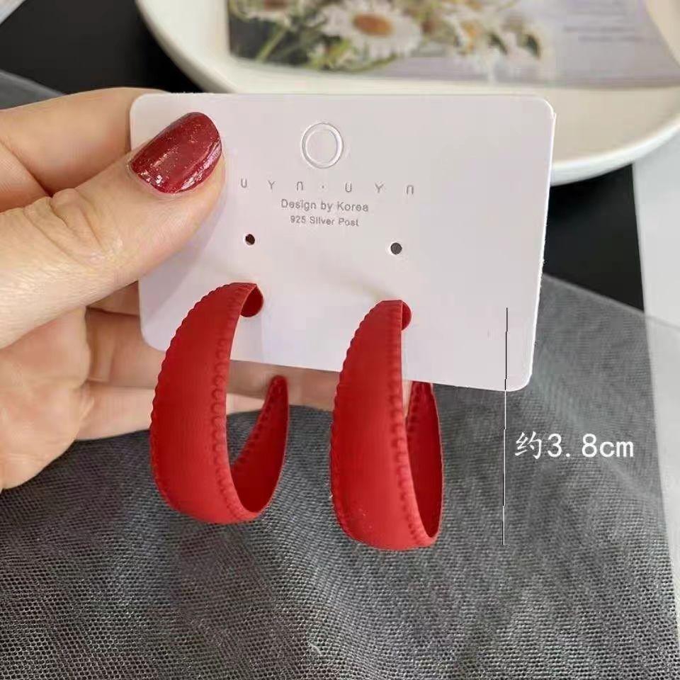 Vintage Ankara Red C-Earrings Earrings Stud Earrings Niche Temperament Earrings
Vintage Ankara Red C-Earrings Earrings Stud Earrings Niche Temperament Earrings
