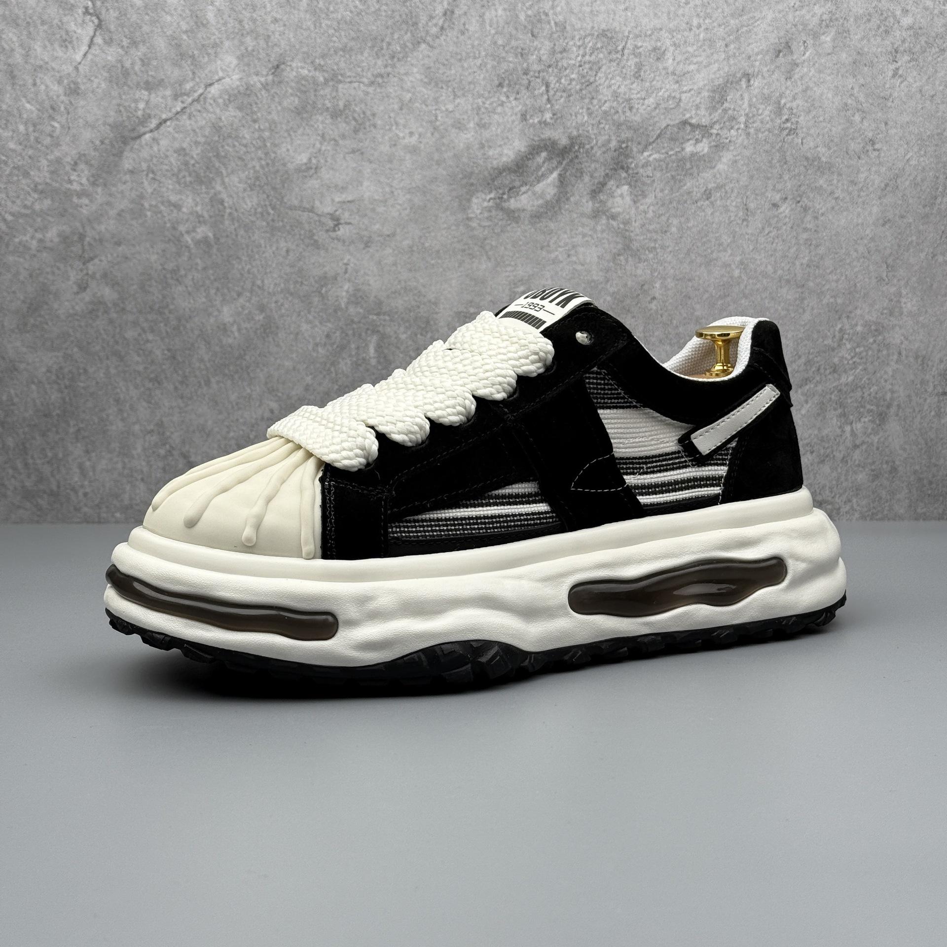 Spring 2025 Men s Sneakers: Thick Sole, Height-Boost, Low Top, Breathable, Shell Toe, Color Block, Trendy and Versatile Shoes Size runs large, order one size down
Spring 2025 Men s Sneakers: Thick Sole, Height-Boost, Low Top, Breathable, Shell Toe, Color Block, Trendy and Versatile Shoes Size runs large, order one size down