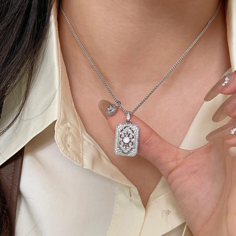 2025 Square Pendant Necklace For Women with A Minimalist and Elegant Metal Chain Choker Fashionable Versatile Accessories
2025 Square Pendant Necklace For Women with A Minimalist and Elegant Metal Chain Choker Fashionable Versatile Accessories