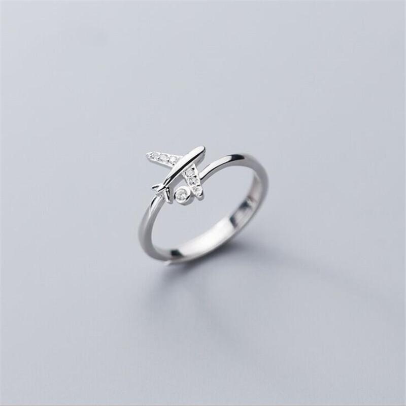 New Exquisite Zircon Airplane 925 Sterling Silver Temperament Personality Sweet Double Layer Crystal Opening Rings TYB014 серебряный
New Exquisite Zircon Airplane 925 Sterling Silver Temperament Personality Sweet Double Layer Crystal Opening Rings TYB014 серебряный